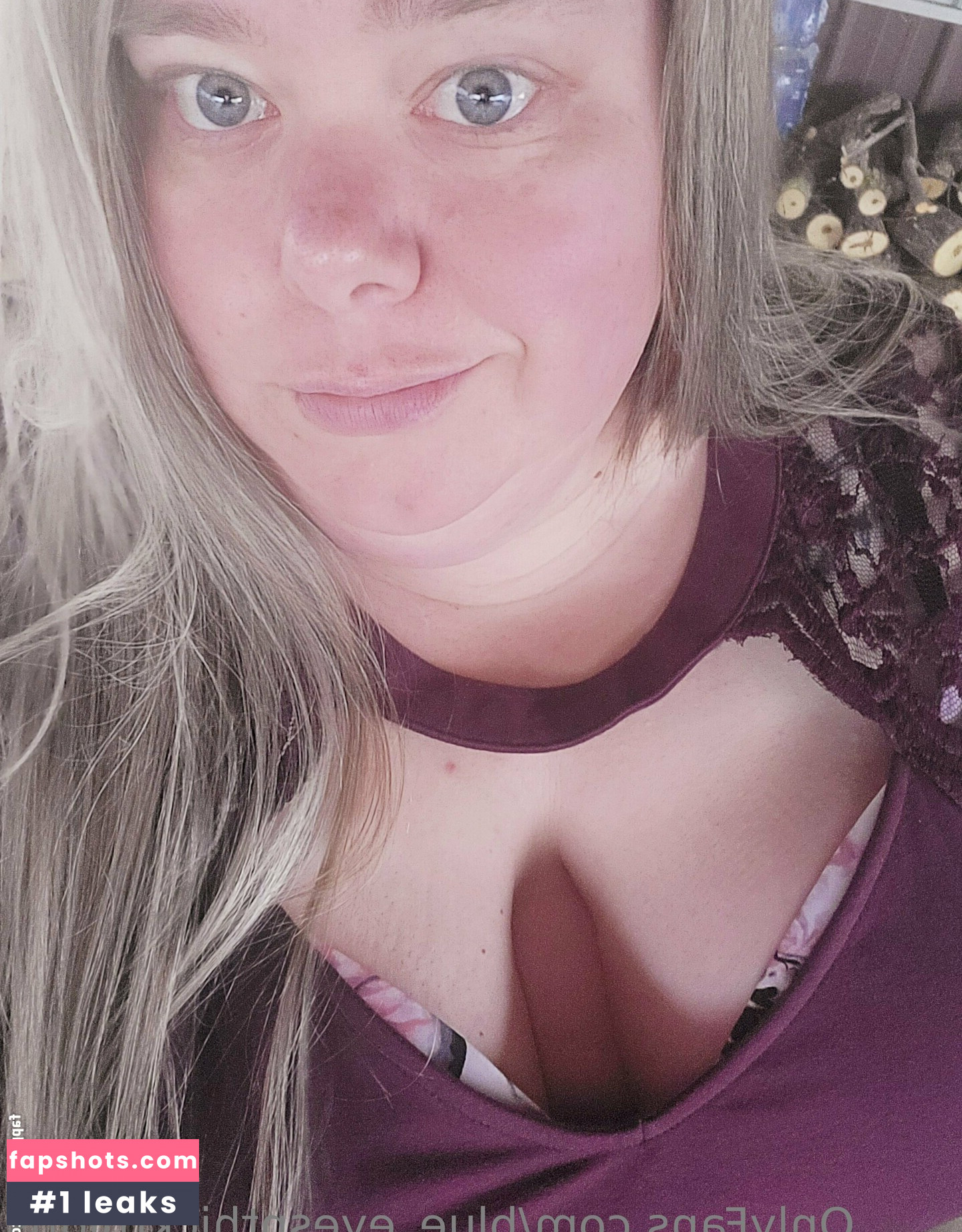 blue_eyesnthickthighs gallery photo #2