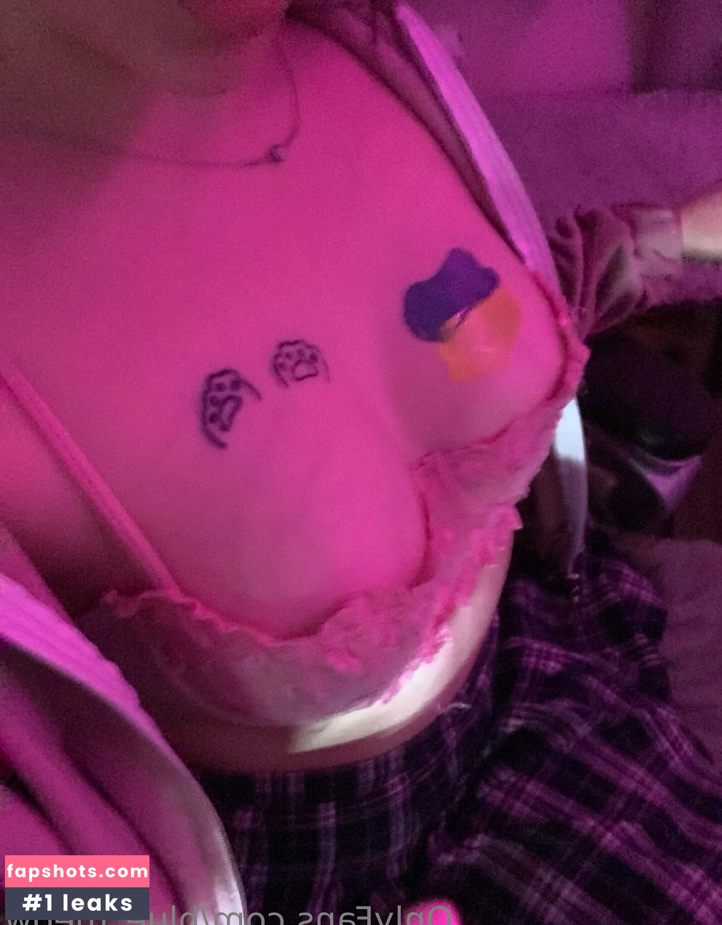 blue_meow gallery photo #3