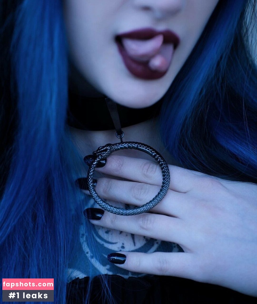 BlueAstrid gallery photo #13