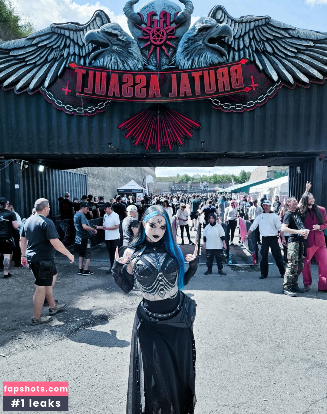 BlueAstrid gallery photo #3