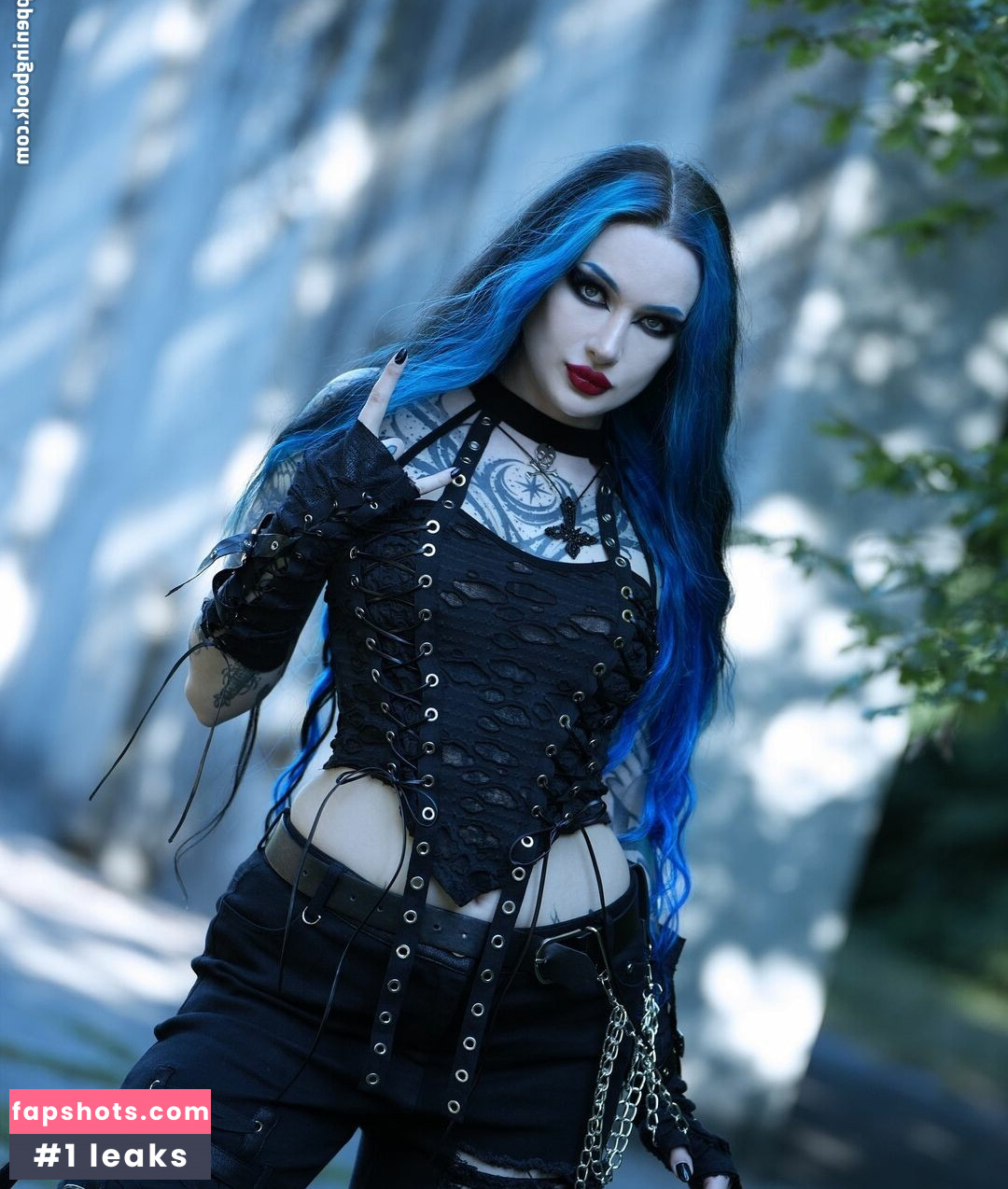 BlueAstrid gallery photo #24