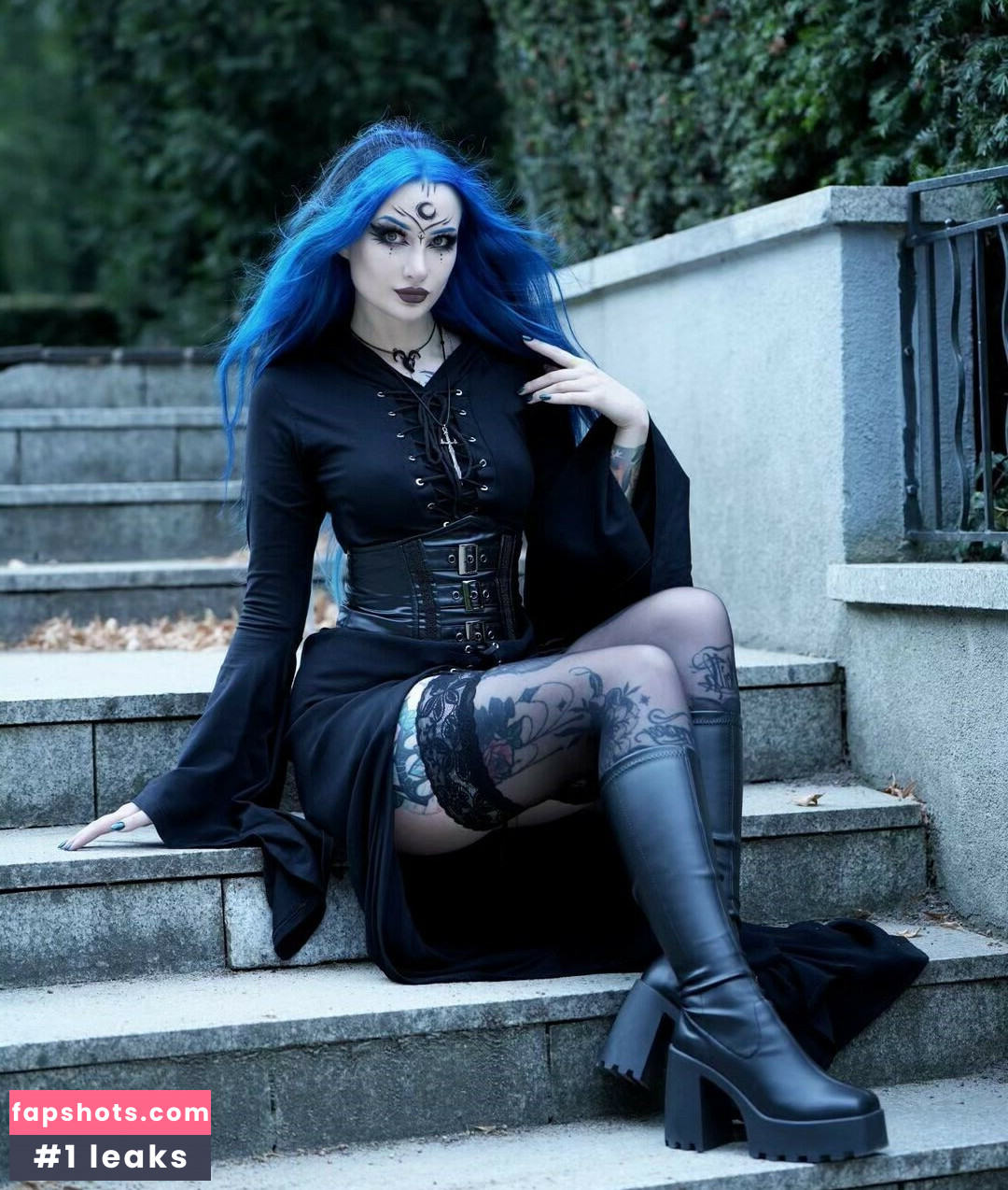 BlueAstrid gallery photo #27