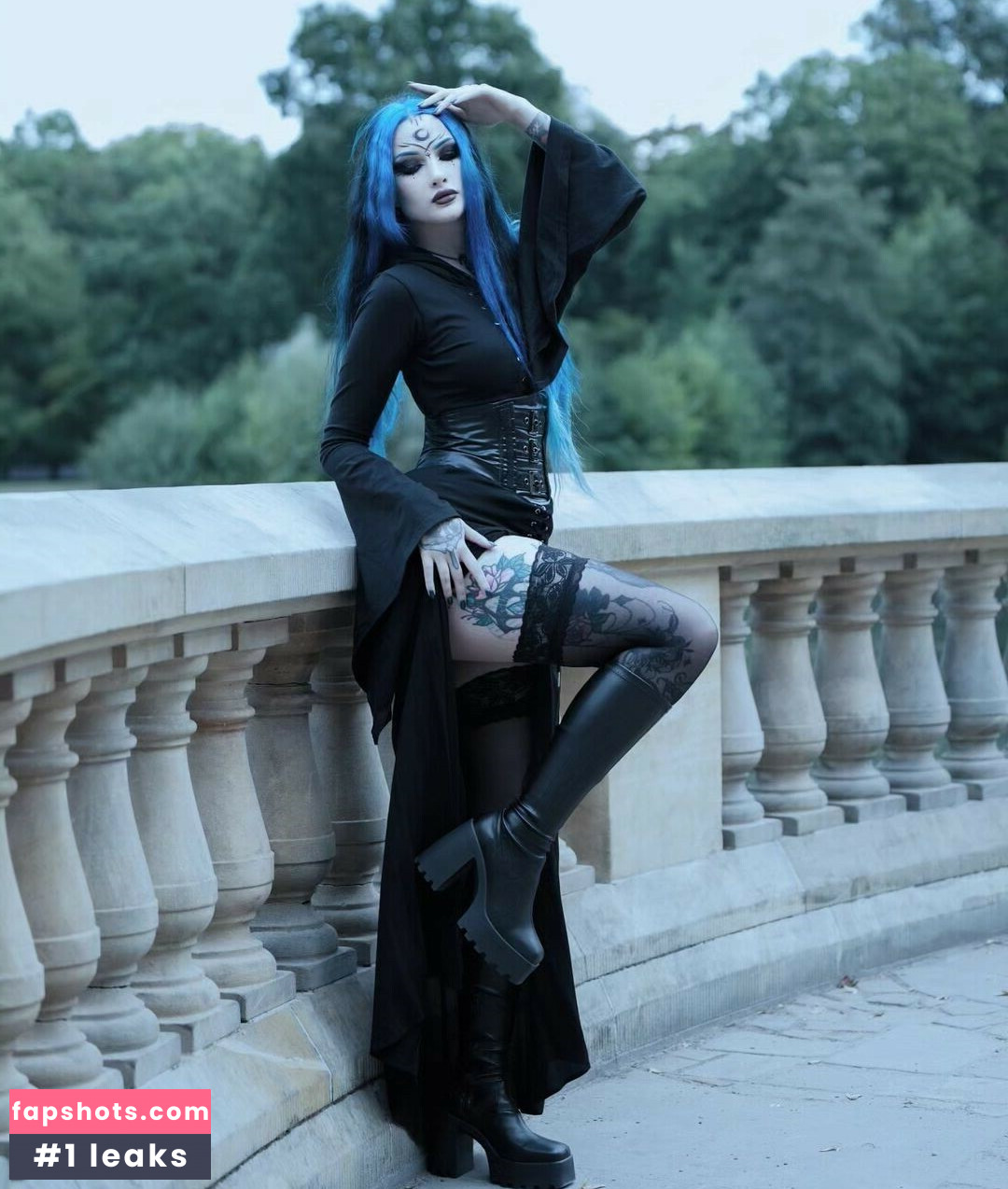 BlueAstrid gallery photo #30