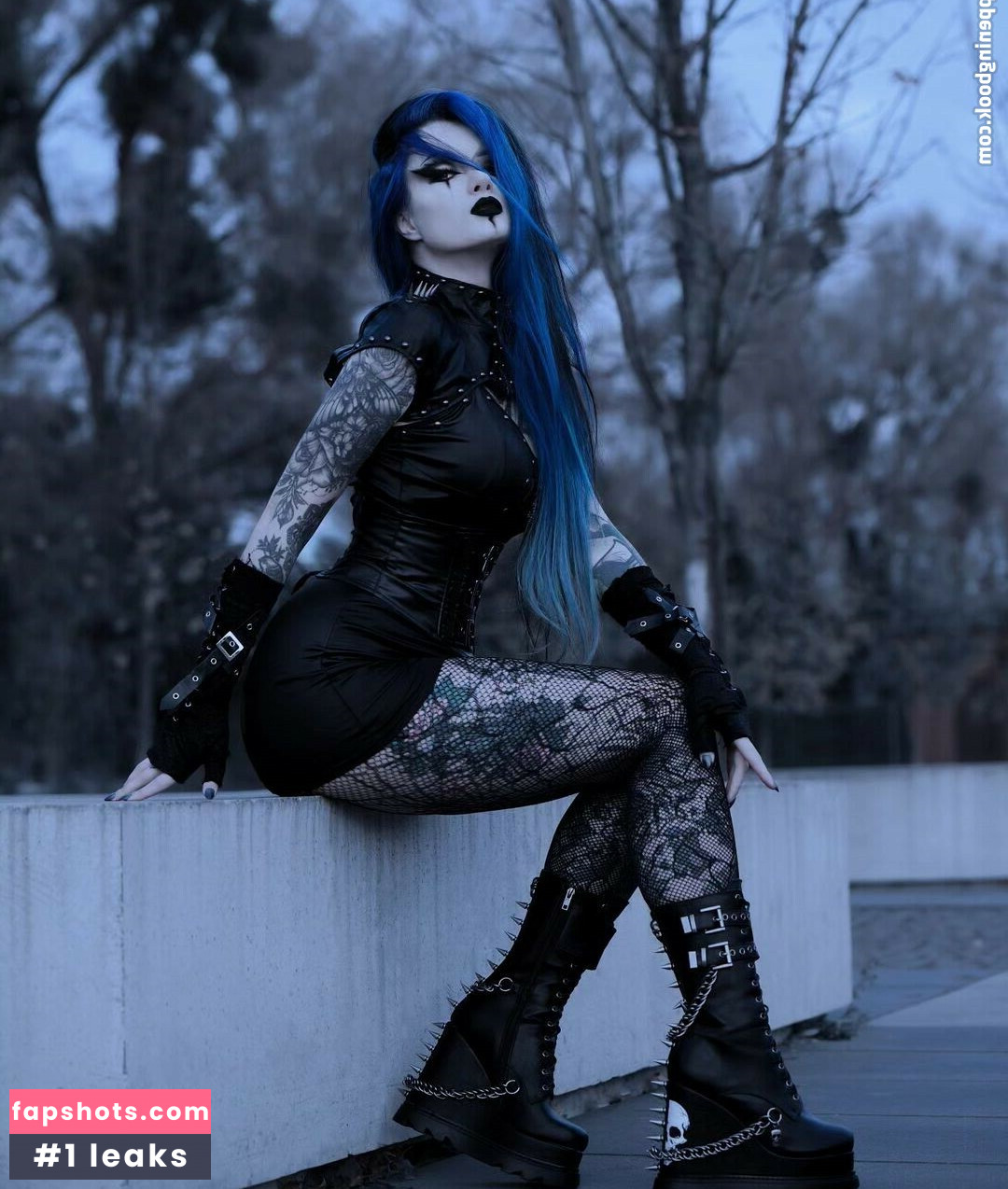 BlueAstrid gallery photo #34