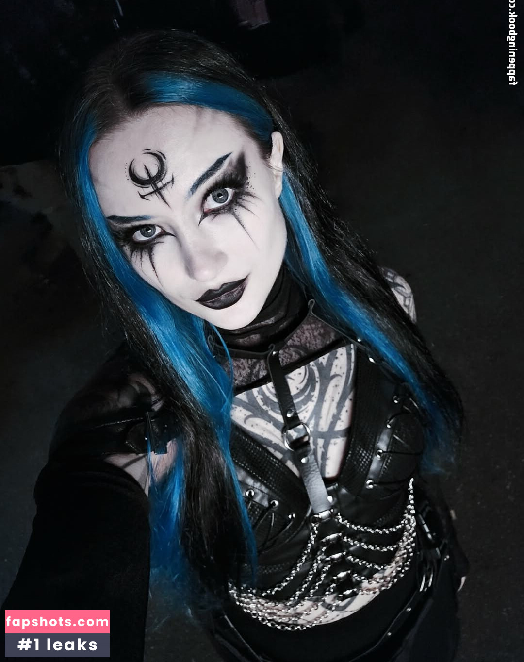 BlueAstrid gallery photo #5