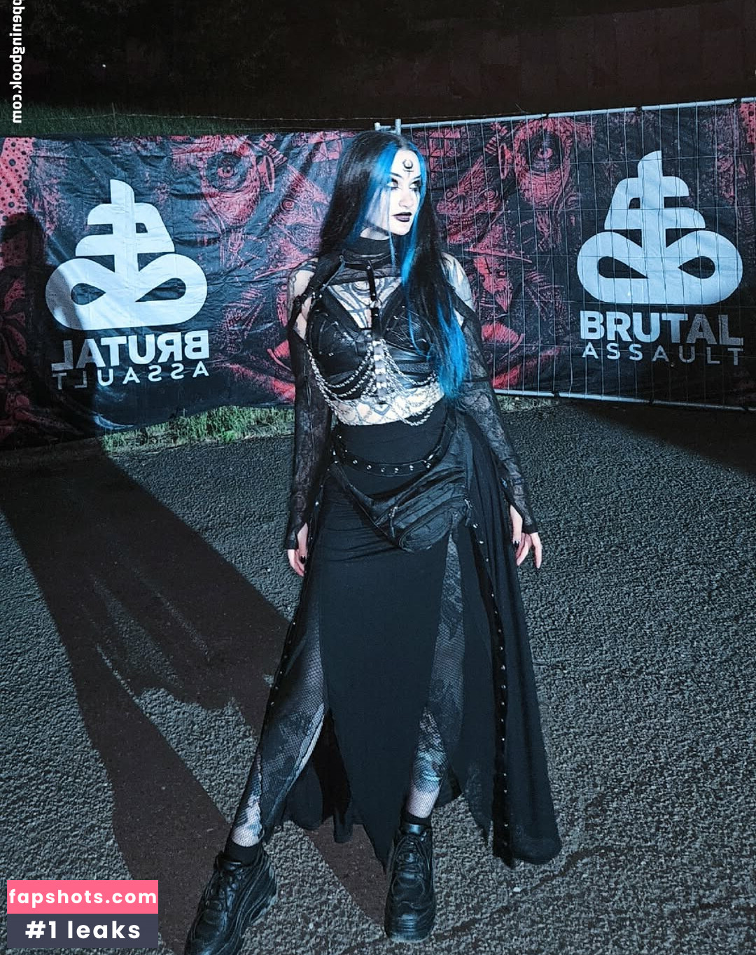 BlueAstrid gallery photo #6