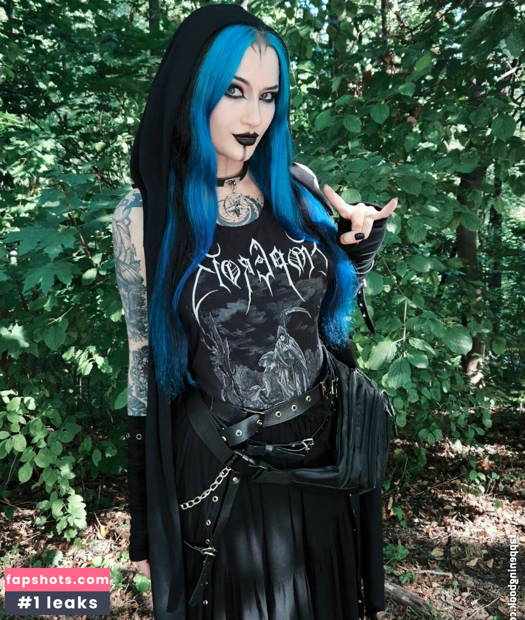 BlueAstrid gallery photo #9