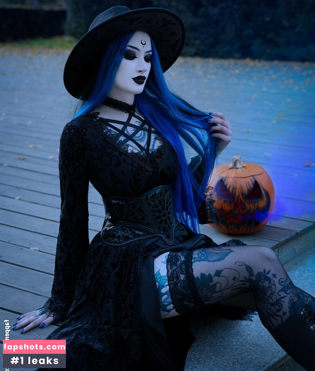 BlueAstrid gallery photo #10