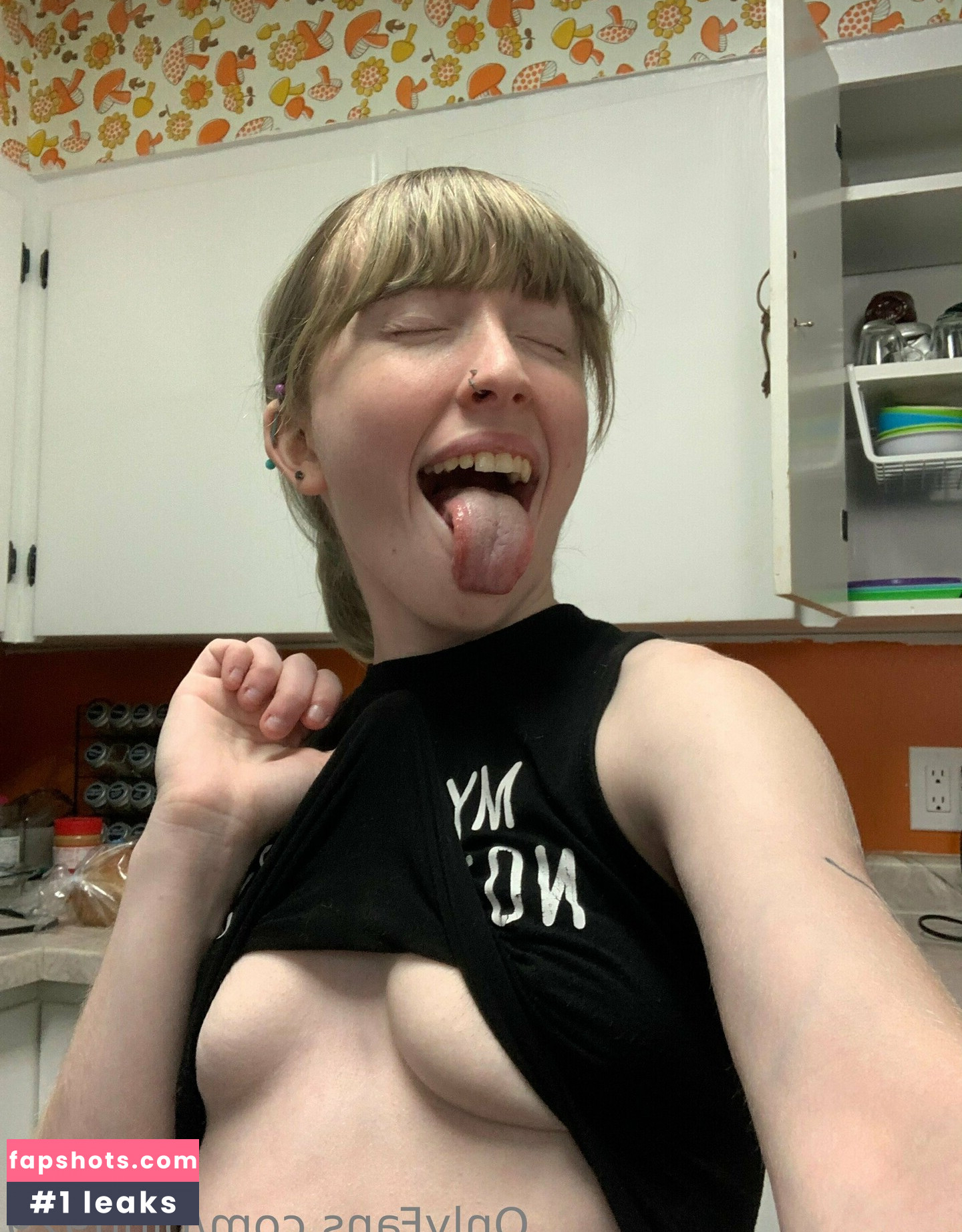 bluu929 gallery photo #4