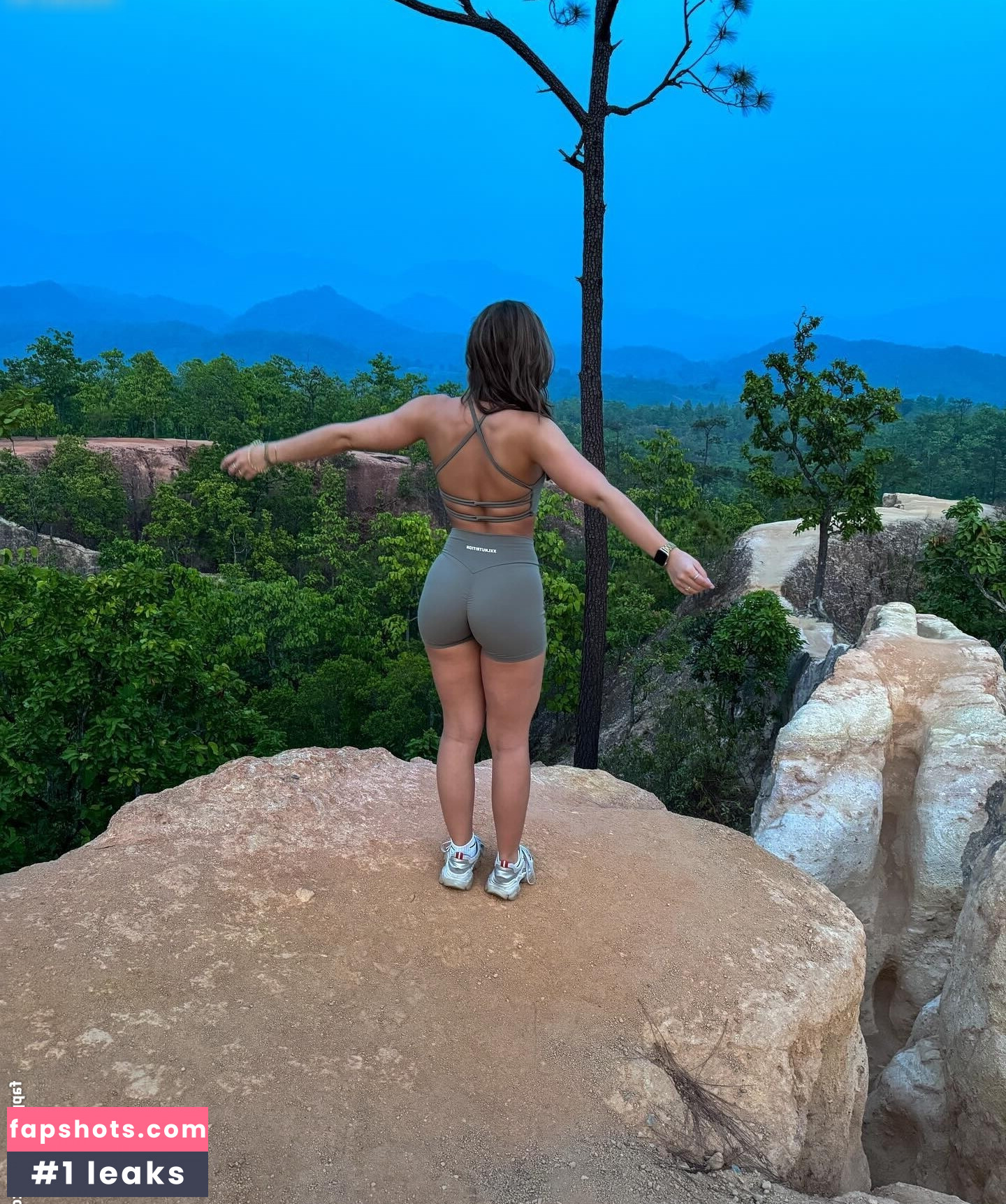 Bo Van Bussel gallery photo #37