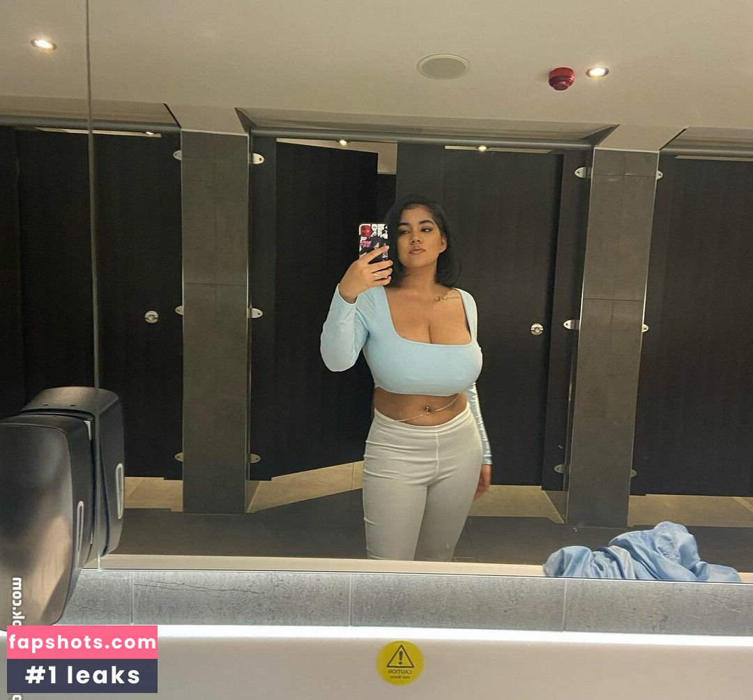 Boa Hancock gallery photo #26