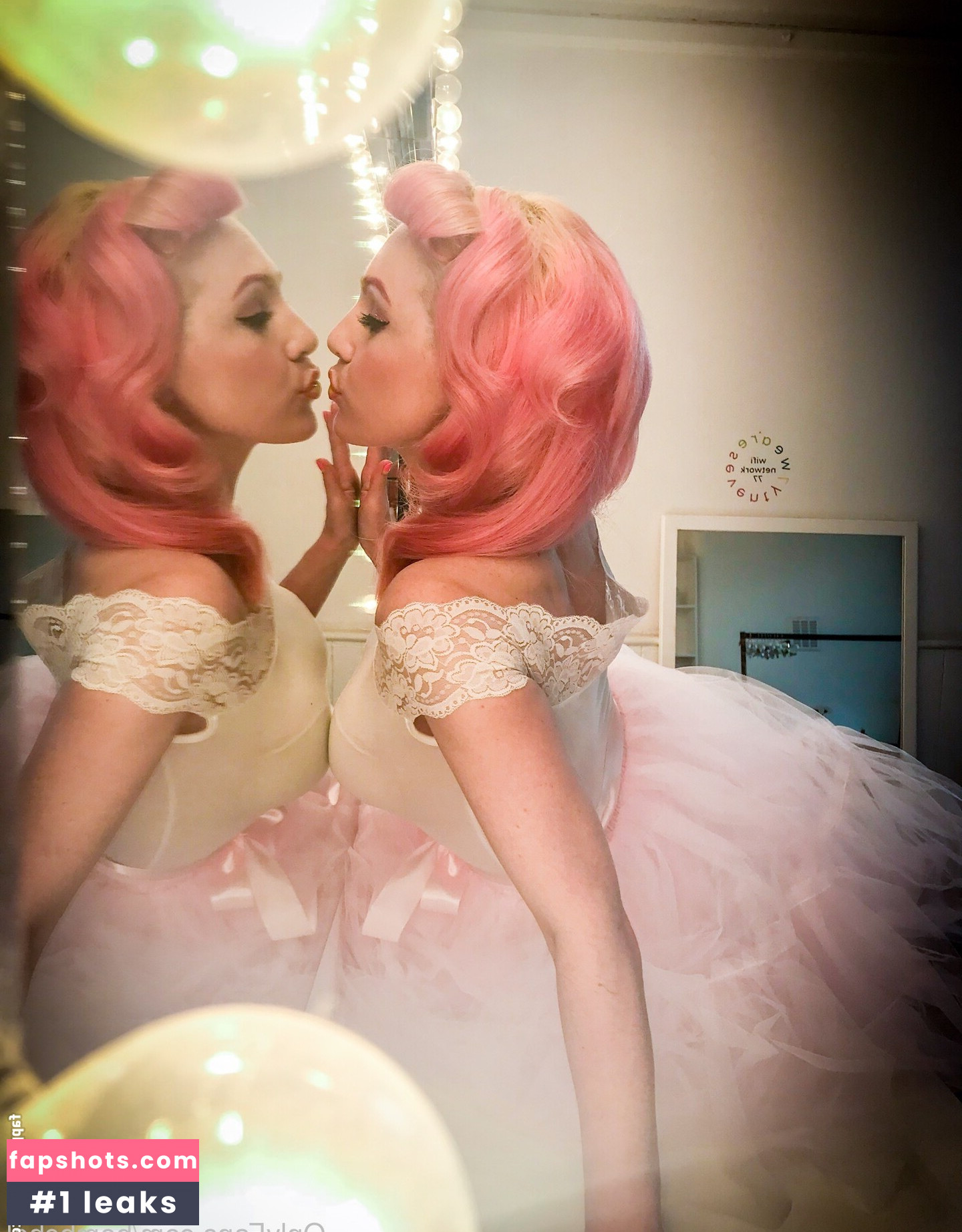 bombchel Nude Leaks OnlyFans Photos #8 - LeakJerk