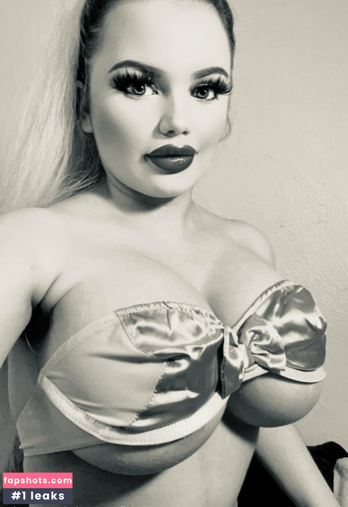 bombshellchloe1 gallery photo #2