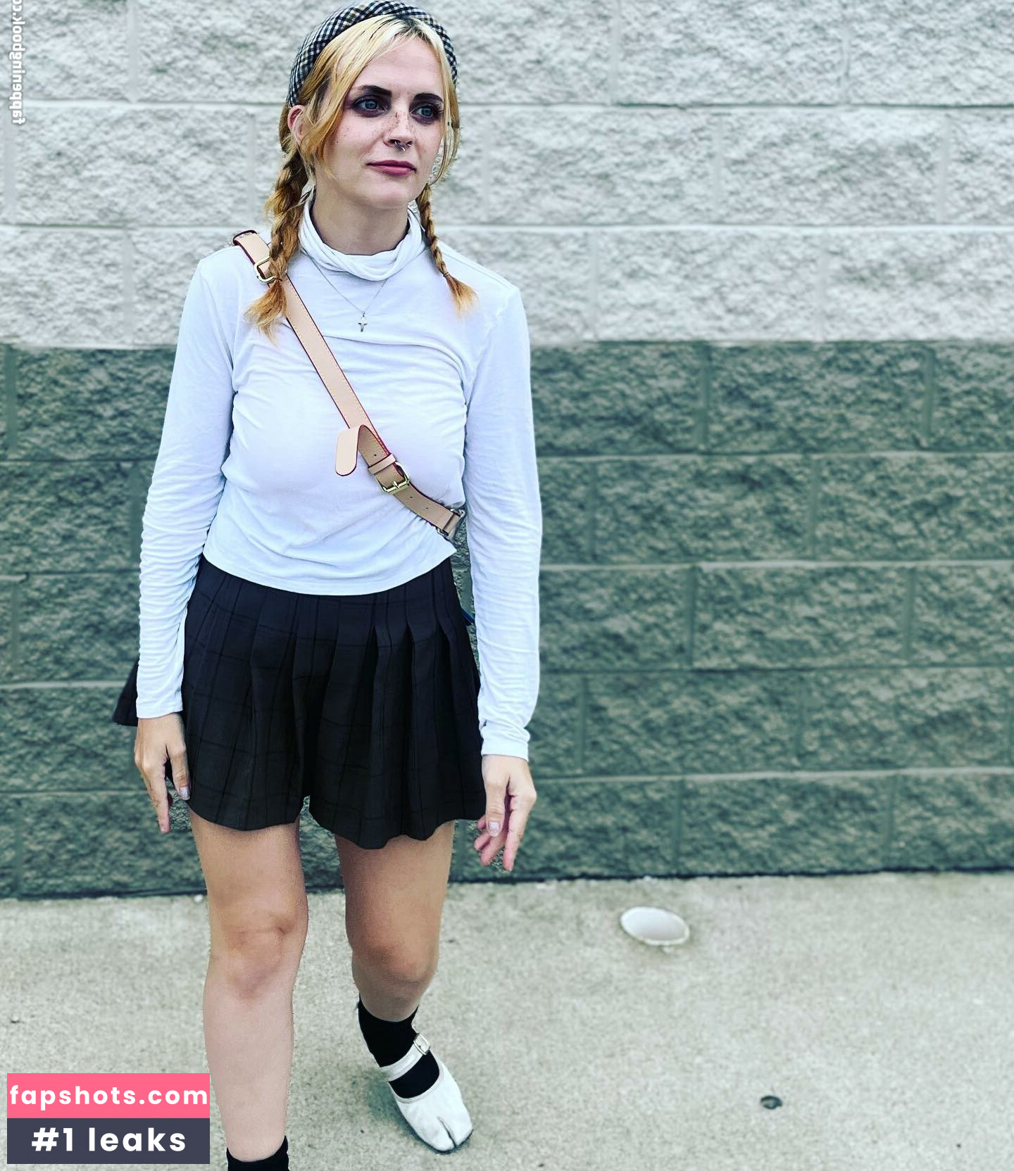 Bonnie Grace gallery photo #2