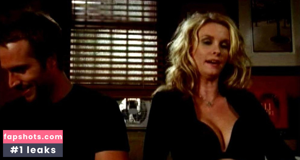 Bonnie Somerville gallery photo #6
