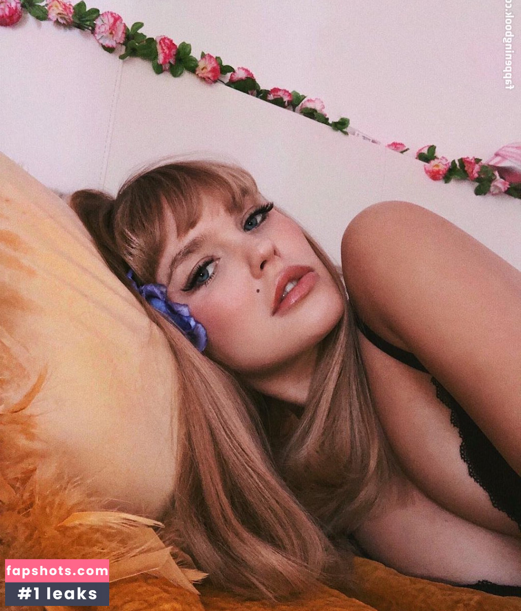 Bonnie Strange gallery photo #146