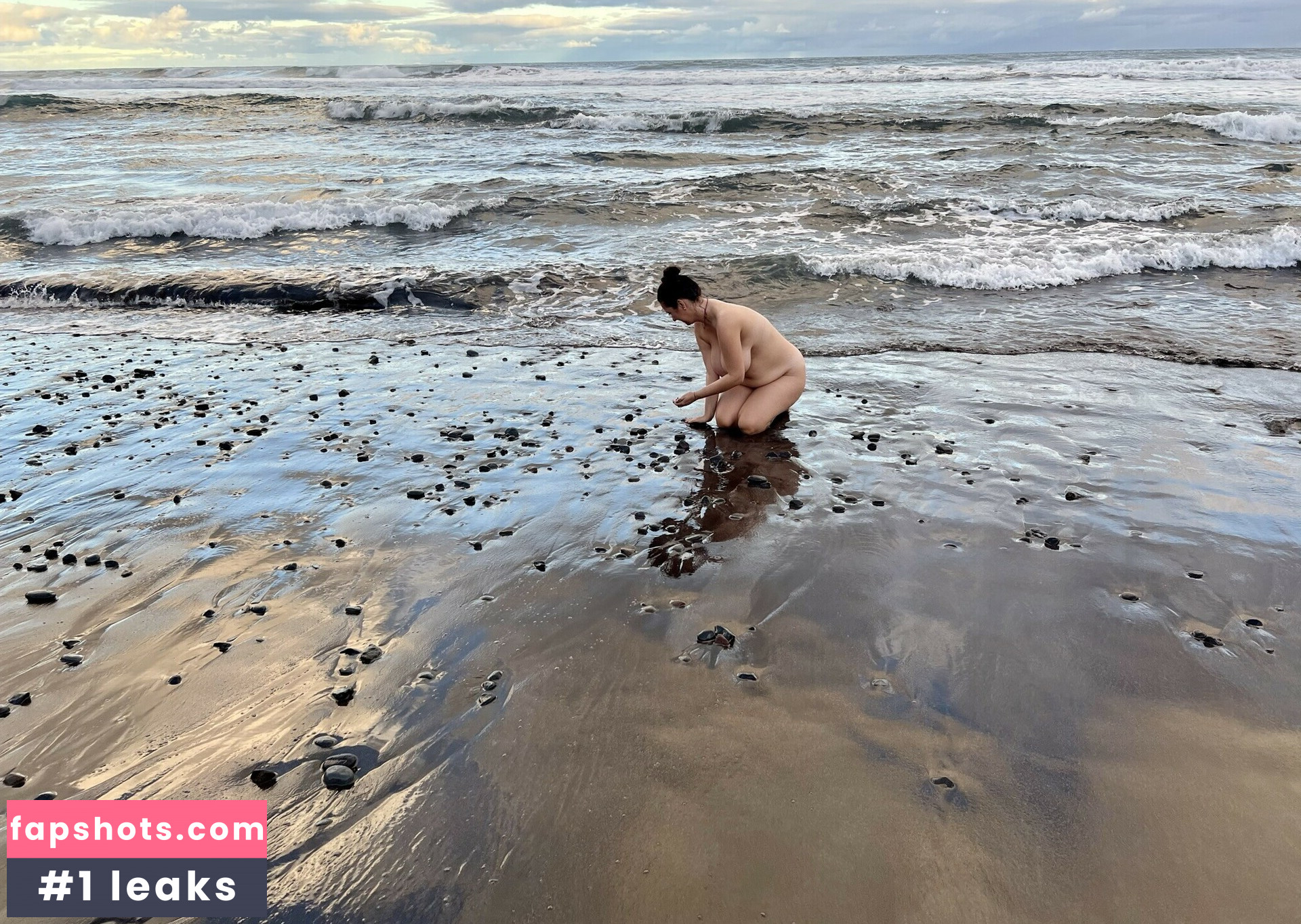 boobStruggle gallery photo #49