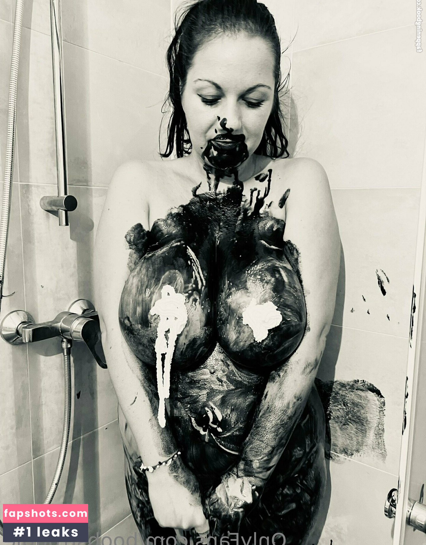 boobStruggle gallery photo #67