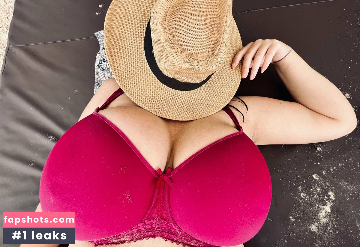 boobStruggle gallery photo #82