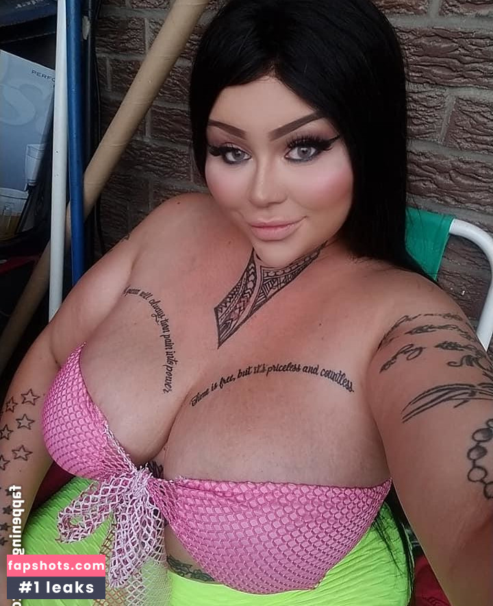 Boootystar nude babe gallery