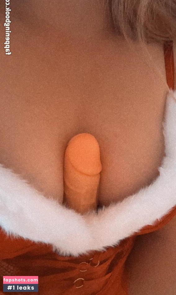 Booty Biene OF nude babe gallery