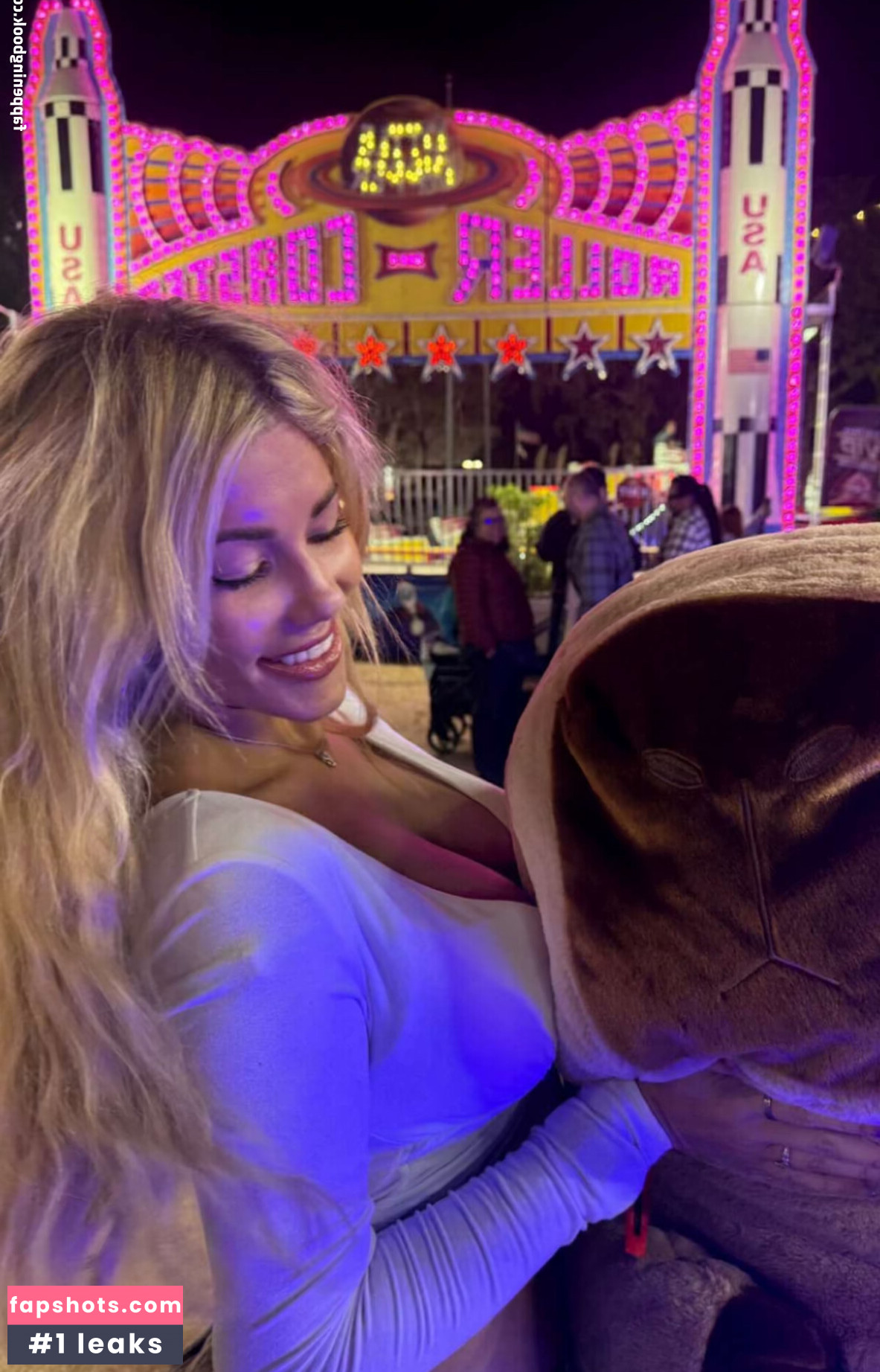 Br3ckie Hi11 gallery photo #45