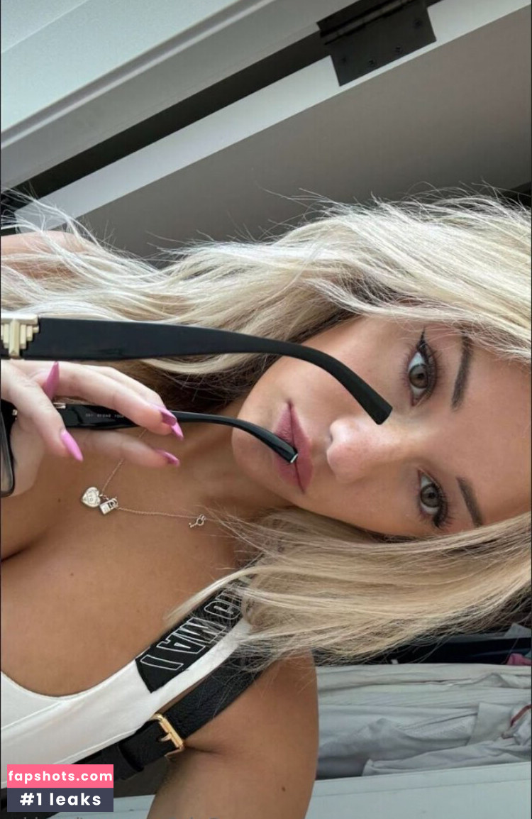 Br3ckie Hi11 gallery photo #70