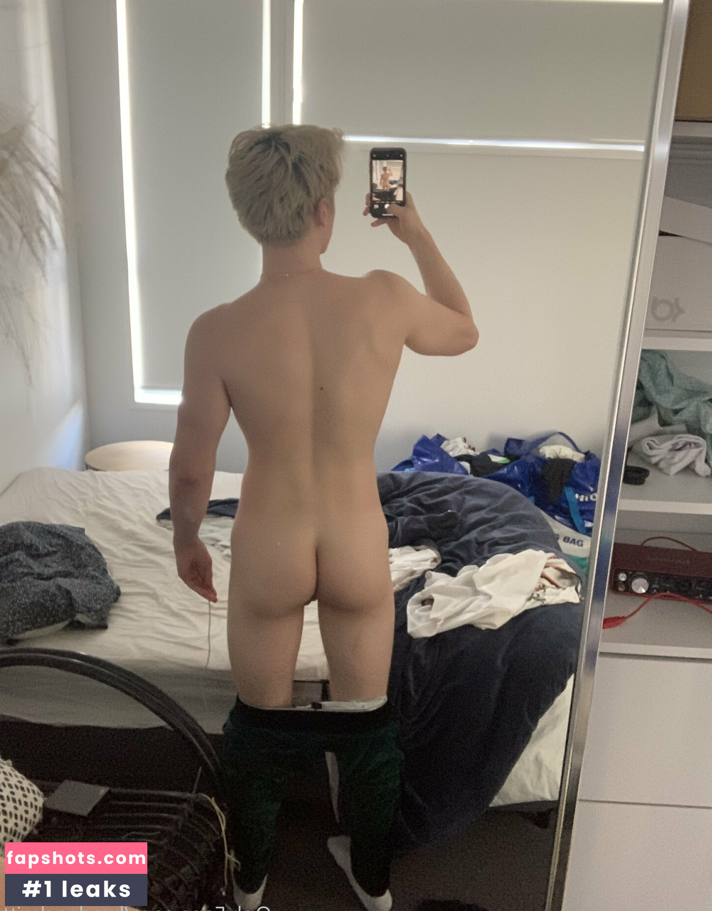 bradcockpitt Nude Leaks OnlyFans Photos #37 - LeakJerk