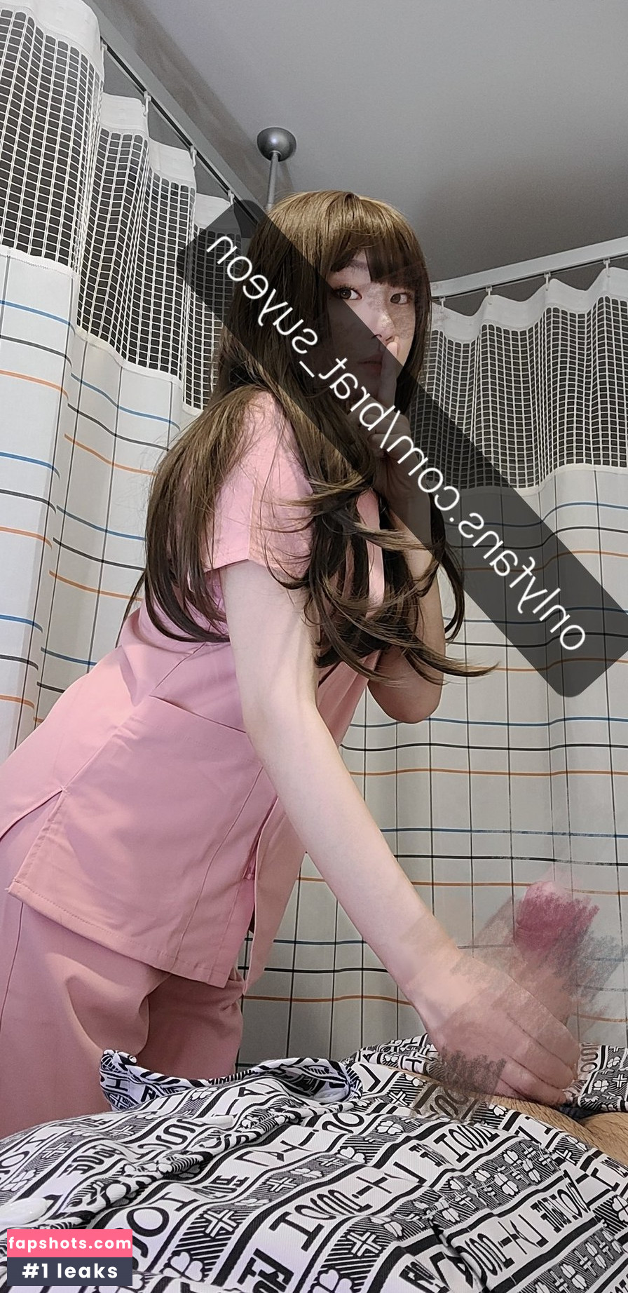 BratSuyeon gallery photo #20