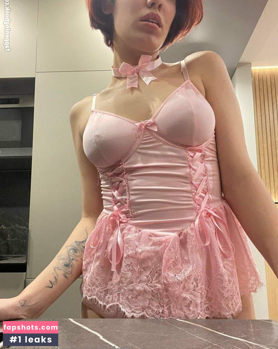 brattykyra gallery photo #2