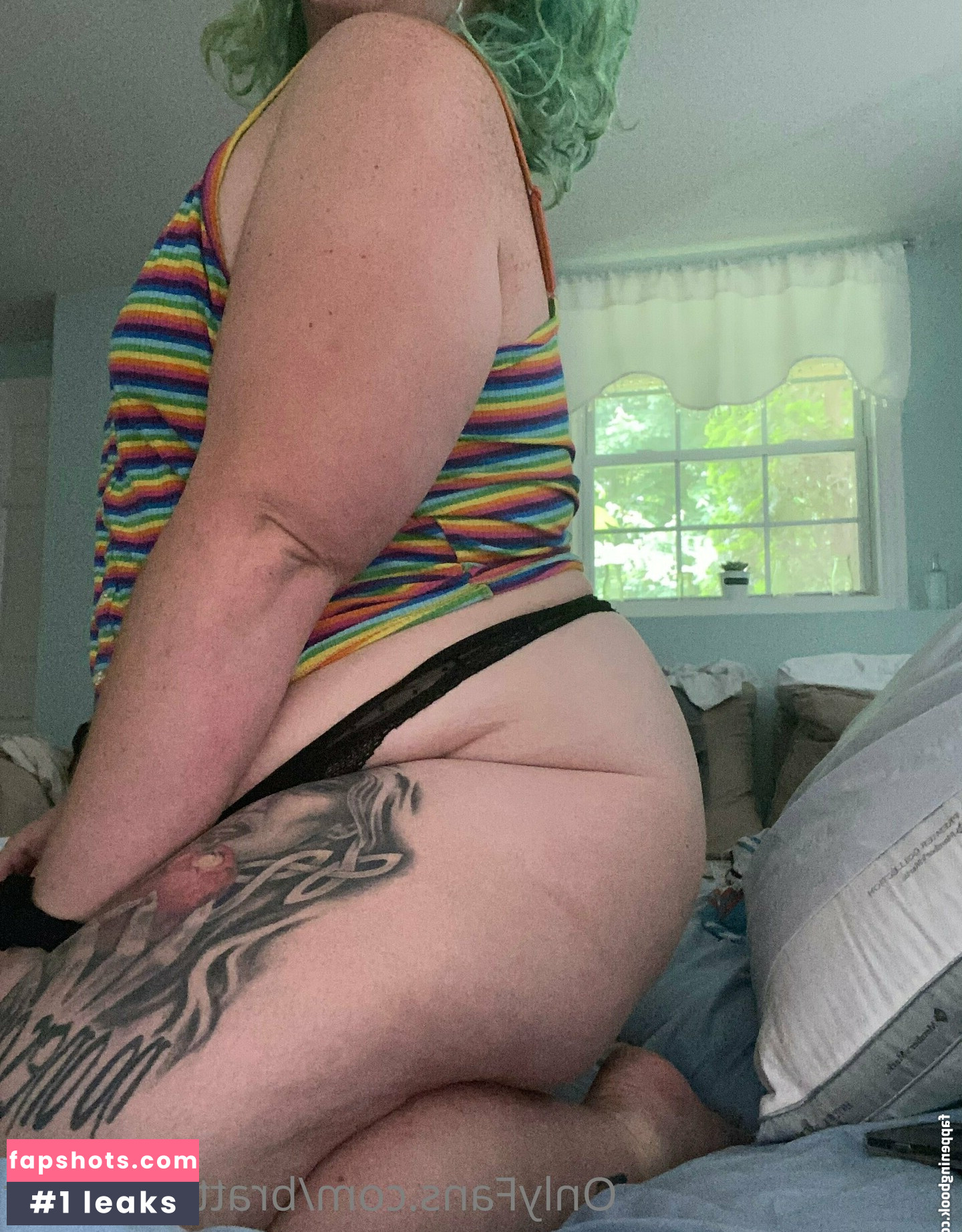 brattytreestar nude babe gallery