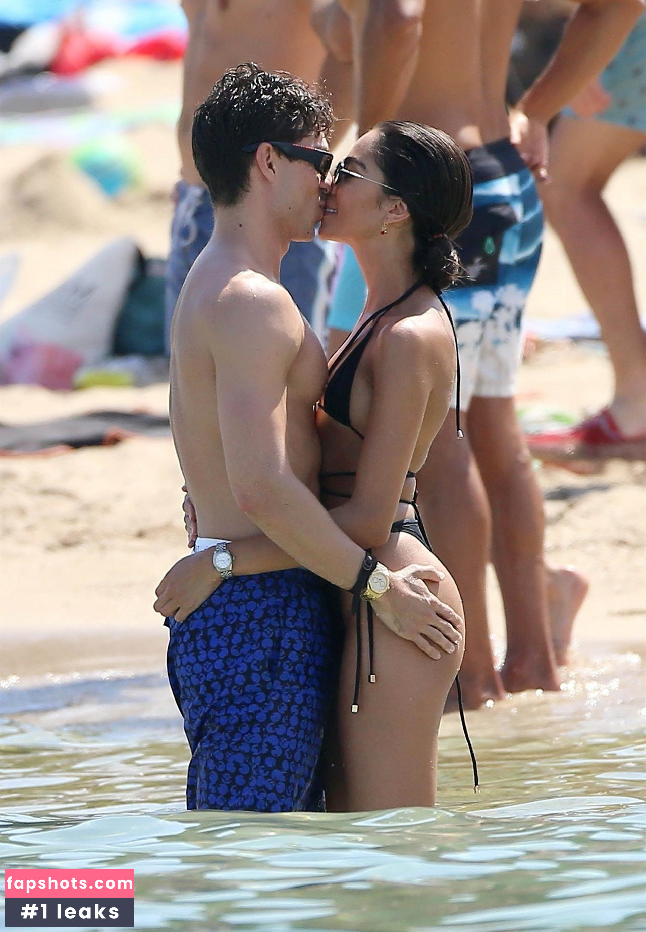 Brenda Santos nude babe gallery