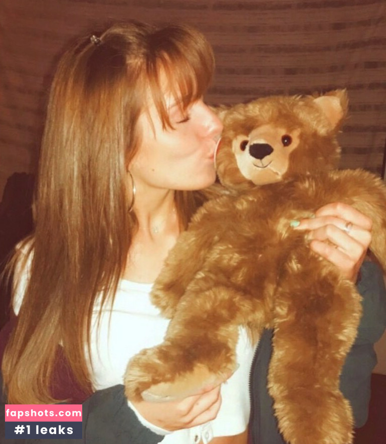 Brenna Winters gallery photo #2