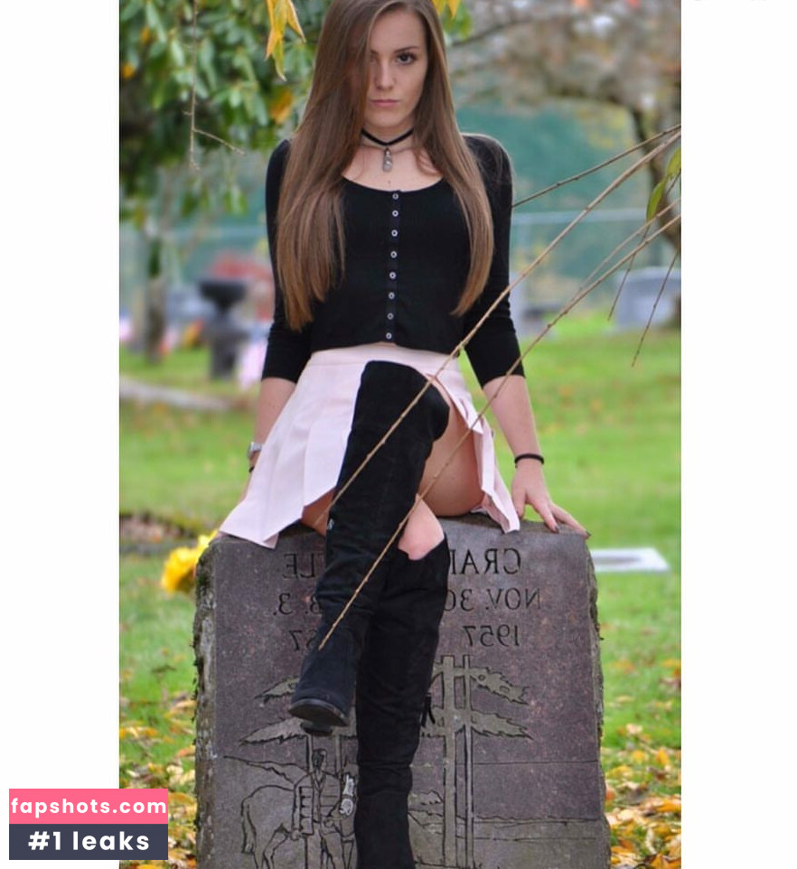 Brenna Winters gallery photo #11