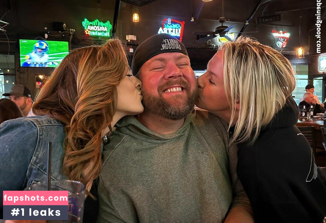 Brenna Winters gallery photo #19