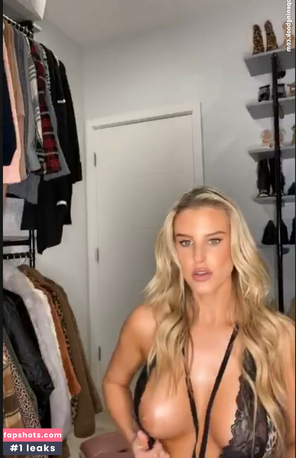 Brennah Black nude babe gallery