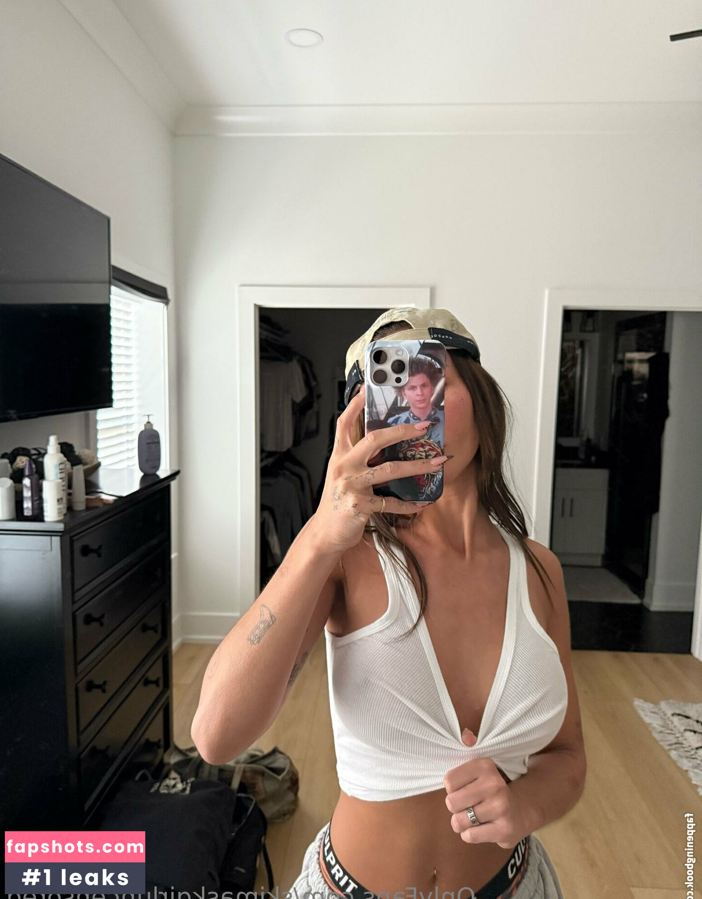 Briana Armbruster gallery photo #18