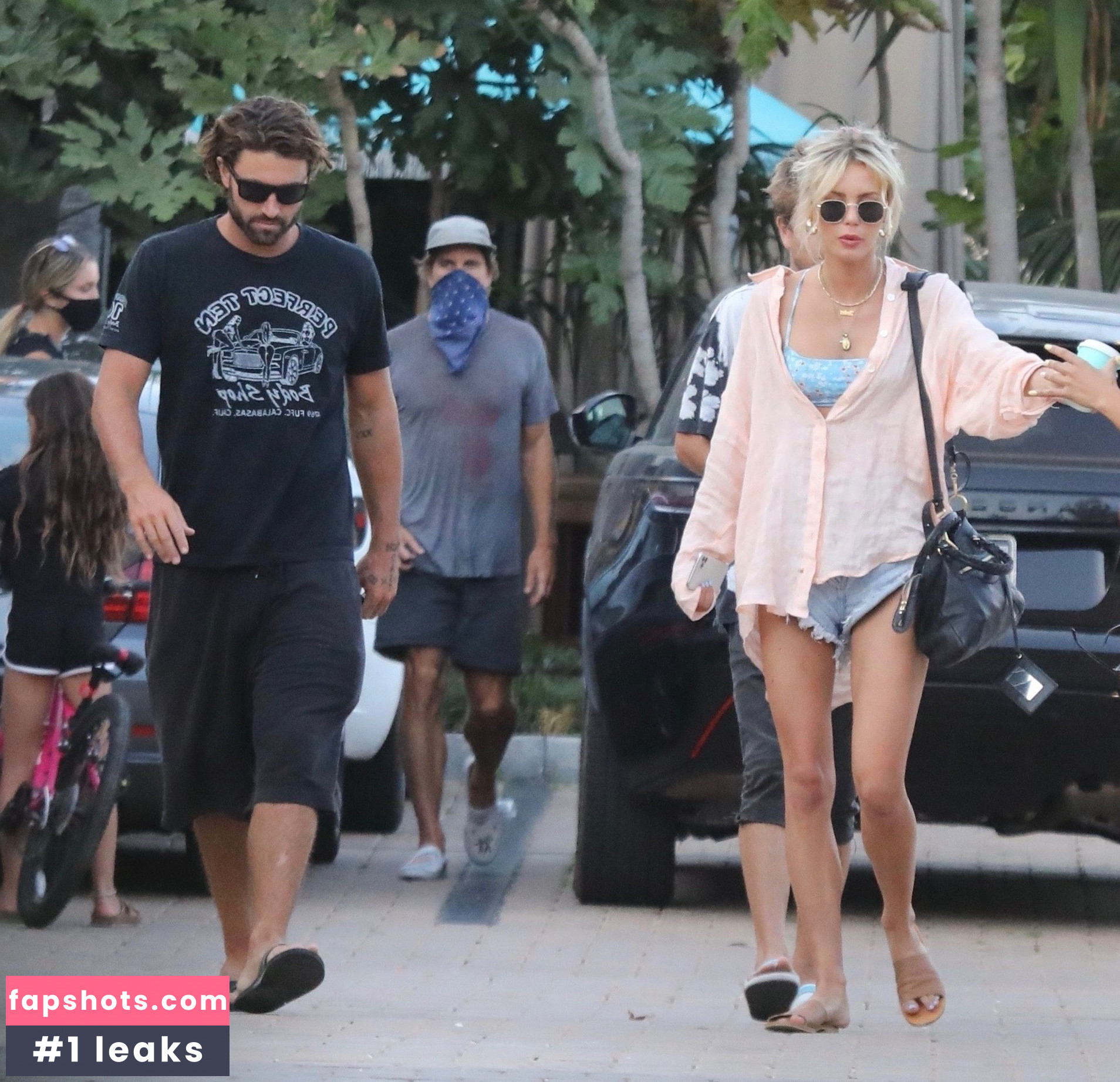 Briana Jungwirth gallery photo #28