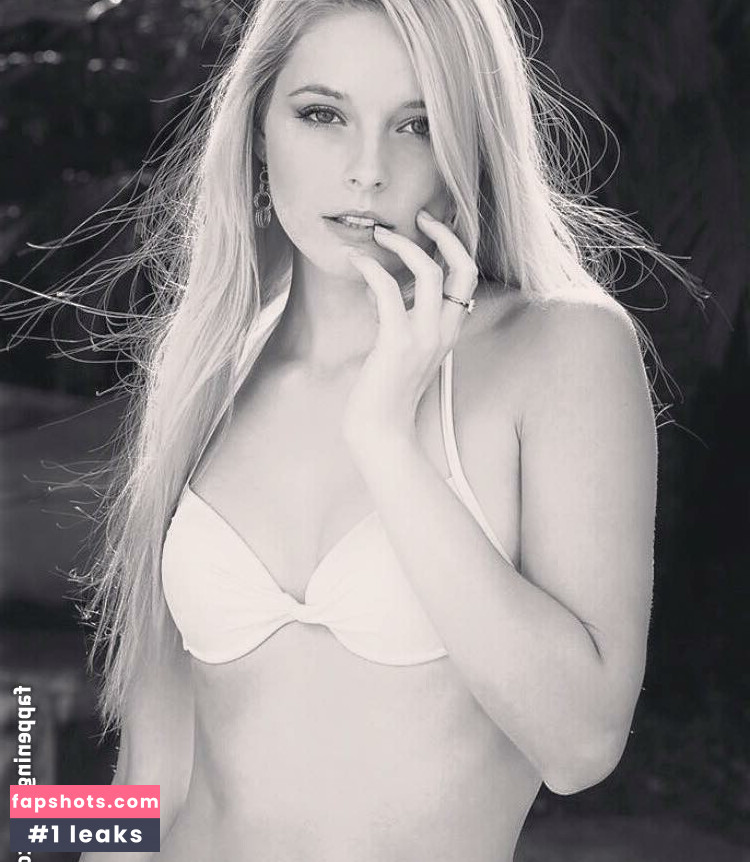 Briana White gallery photo #16