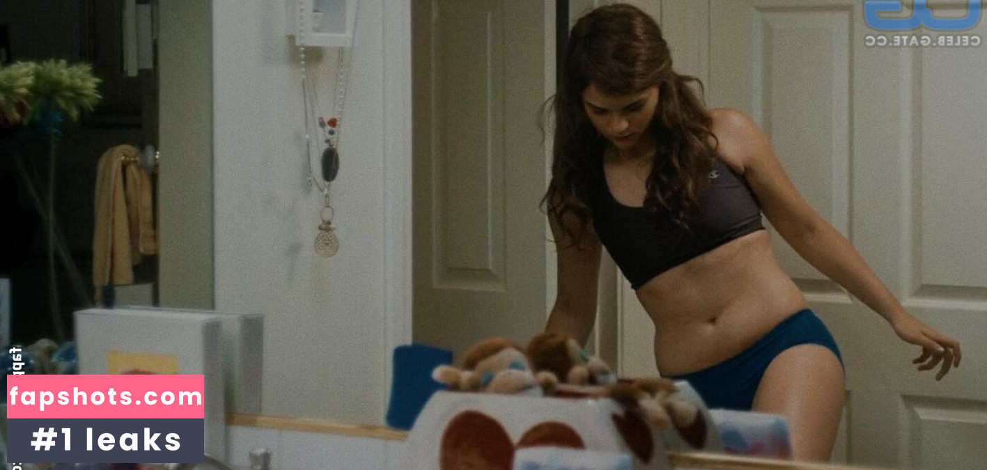 Brianna Hildebrand gallery photo #7