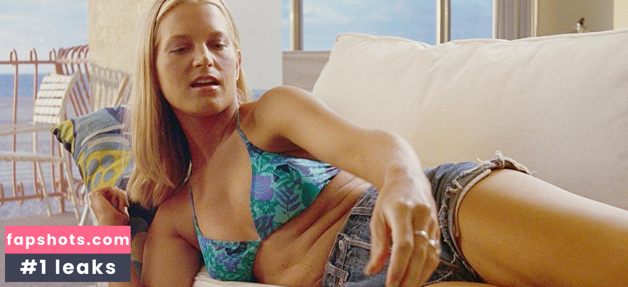 Bridget Fonda gallery photo #31