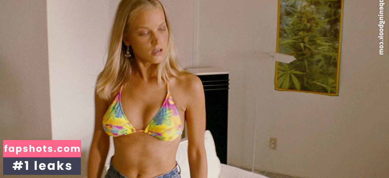 Bridget Fonda gallery photo #32