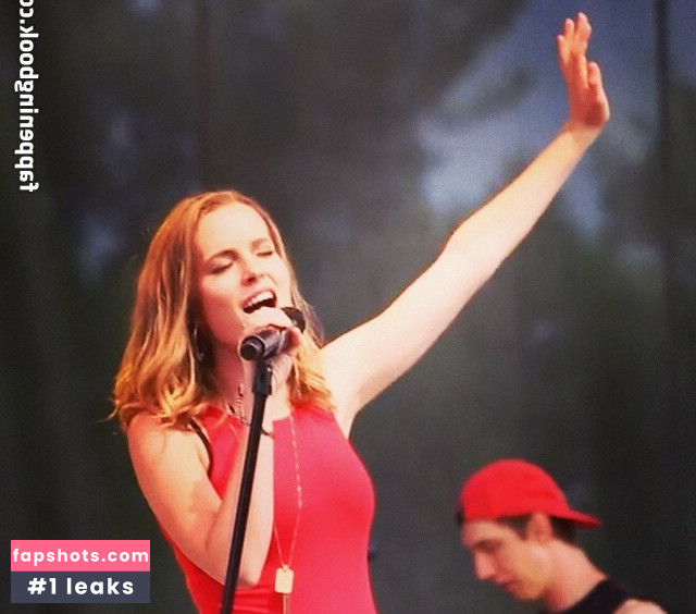 Bridgit Mendler gallery photo #2
