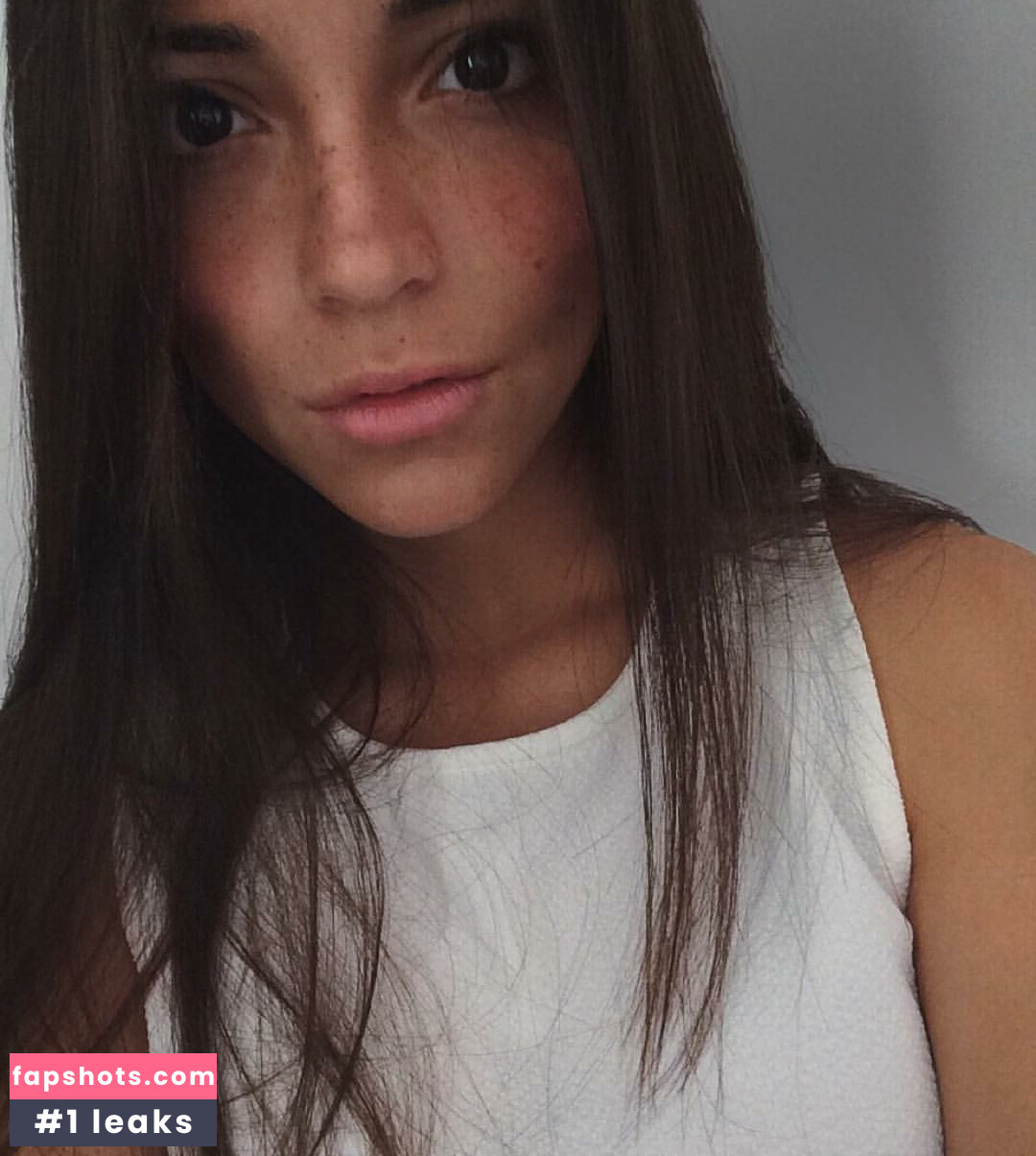 Brigit Sinaga gallery photo #23