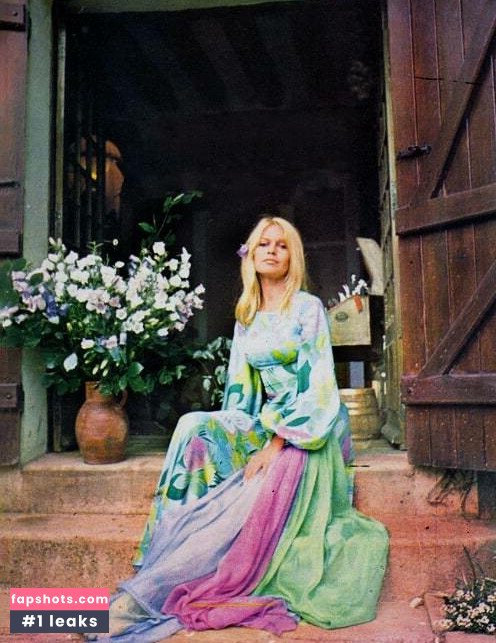 Brigitte Bardot gallery photo #18