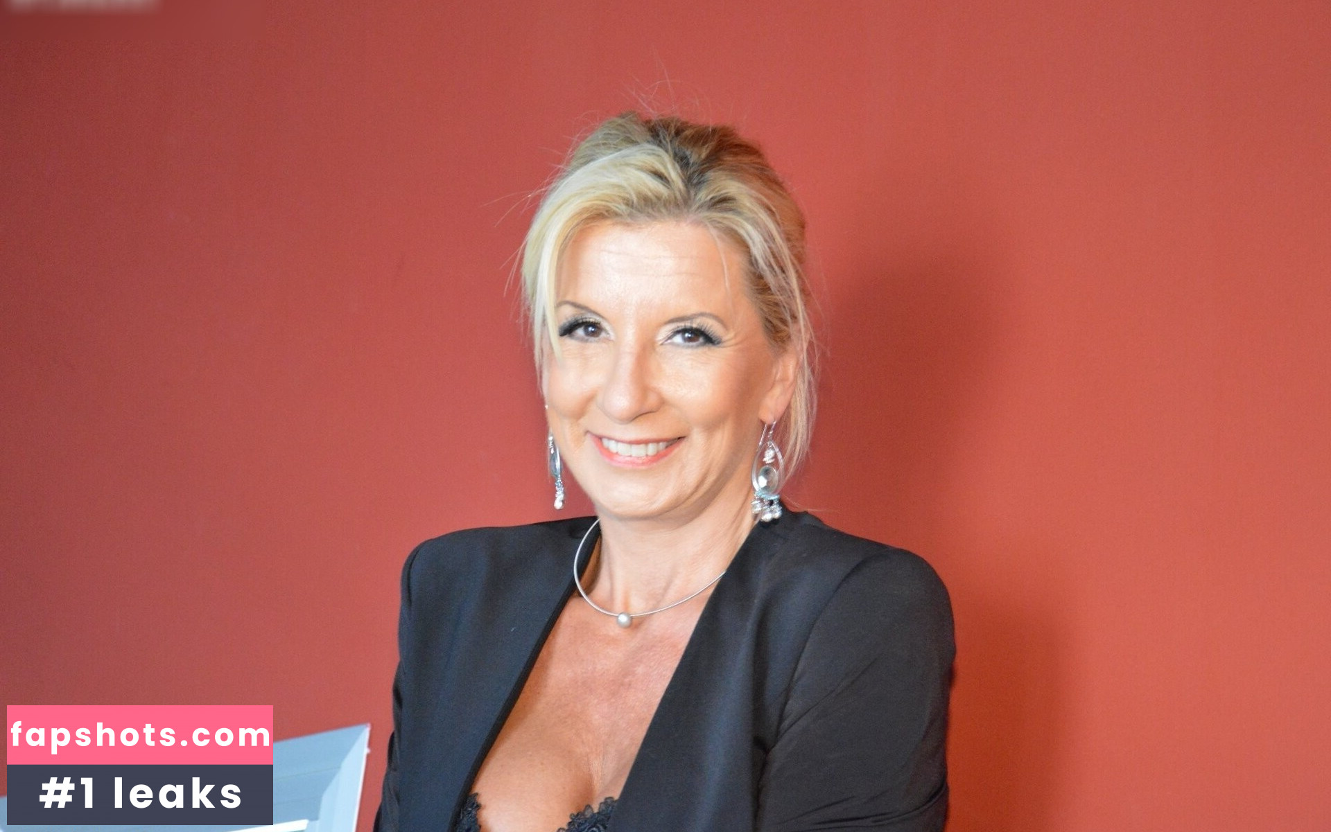 Brilliant Paula gallery photo #35