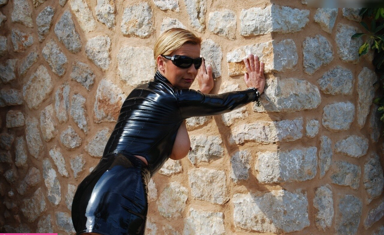 brilliant-paula gallery photo #1555