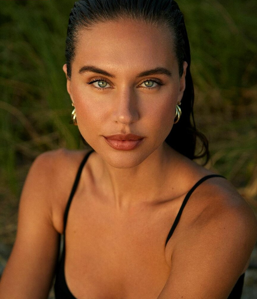 brit-manuela gallery photo #1100