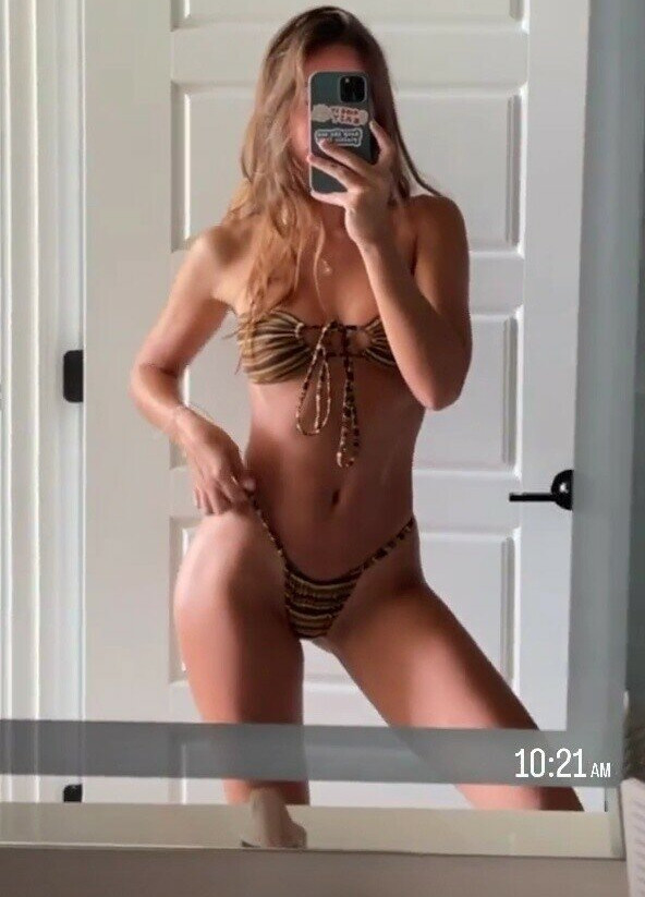 brit-manuela gallery photo #1440