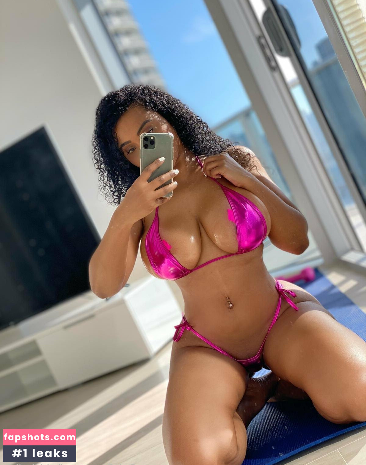 BritishOlivia gallery photo #22